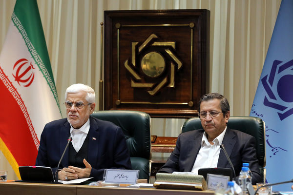 اولویت دولت، تأمین و تضمین امنیت غذایی و بهبود معیشت مردم است