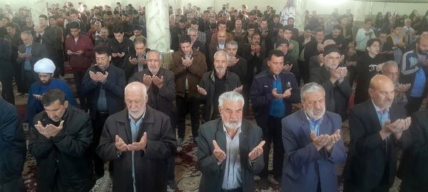 اقامه‌ نماز‌ عیدفطر در شهر وردنجان