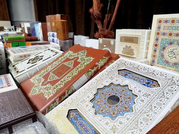 گشایش نمایشگاه کتاب در فرهنگسرای فاروج 