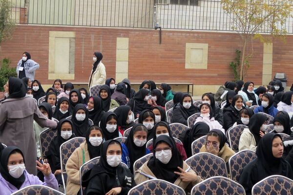 مراسم هفته پژوهش در دبیرستان بانو عفت آهنگری شهرری