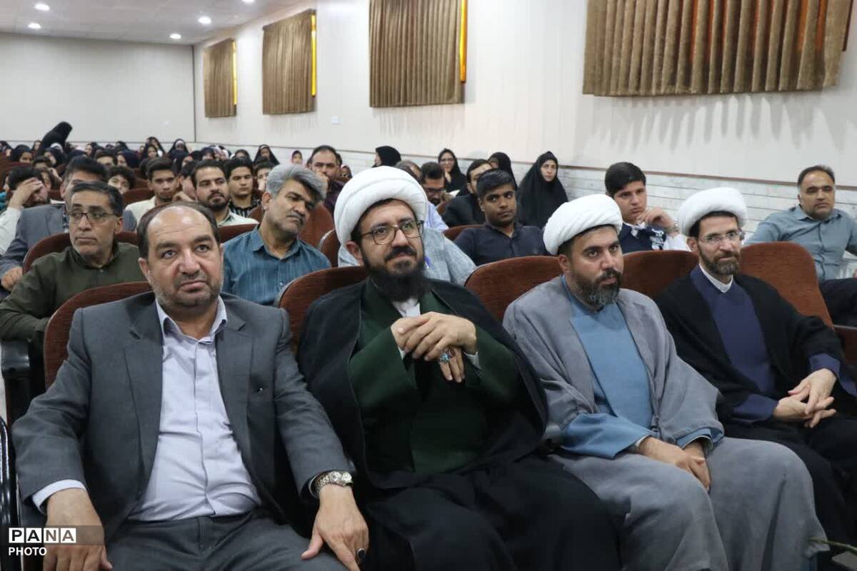 طنین ندای معنویت در هفتمین اجلاس سراسری نماز دانش‌آموزی شهرستان مه‌ولات