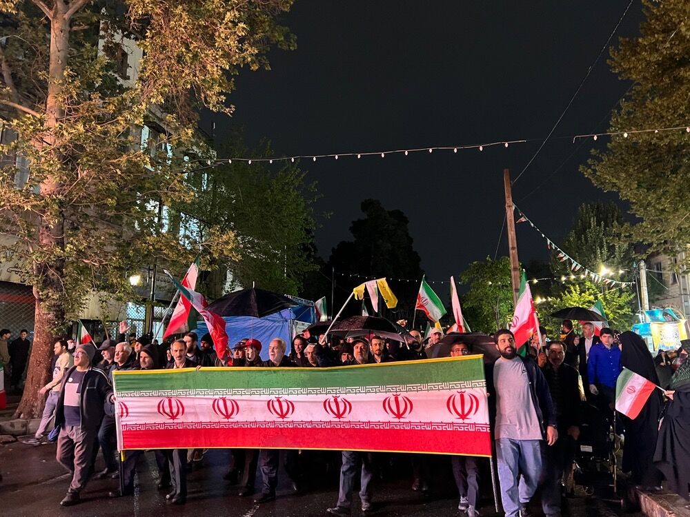 صدای حق هنوز پابرجاست