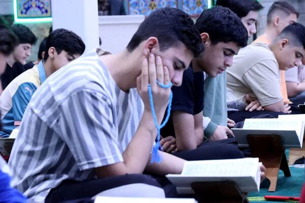 برگزاری مراسم اعتکاف توسط دانش‌آموزان معتکف شهرستان اسلامشهر