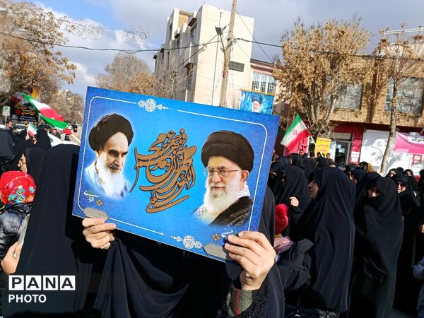 برگزاری مراسم بیعت با خامنه‌ای در بهار