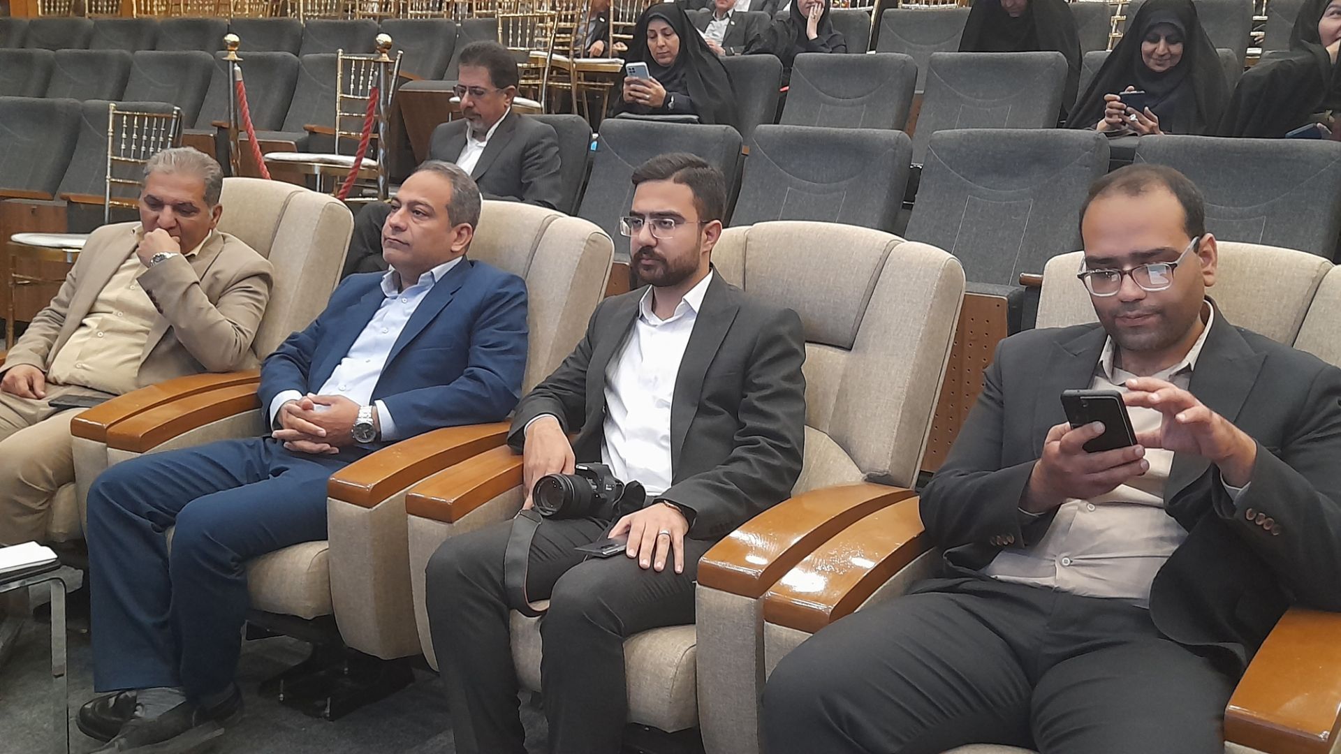  گردهمایی مدیران مدارس ناحیه ۷ در مشهد