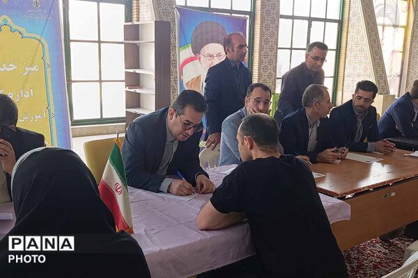 میز خدمت آموزش و پرورش خراسان شمالی در نماز جمعه؛ پاسخگویی مستقیم به مطالبات مردم