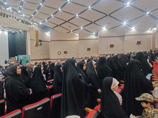 همایش گرامیداشت هفته بسیج در مجتمع آیه ها در سالن انقلاب مشهد مقدس