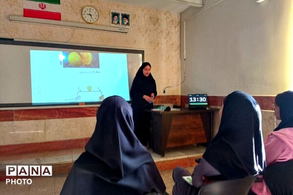 برگزاری جشنواره همیار معلم در بهارستان‌دو