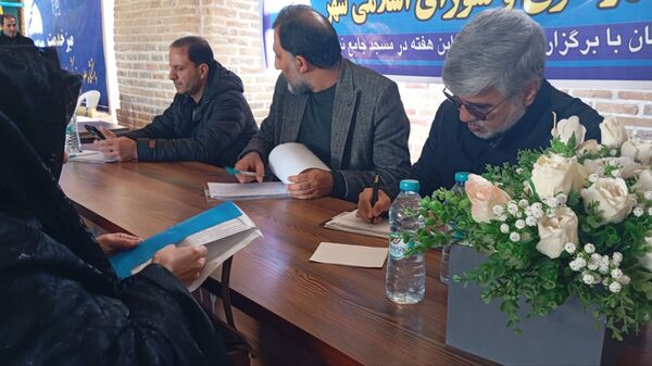  خدمت رسانی ادارات و سازمان‌های شهرستان نیشابور در میز خدمت نماز جمعه