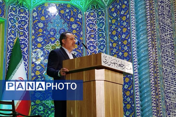 حضور فرهنگیان ناحیه دو شهرری در نماز جمعه 