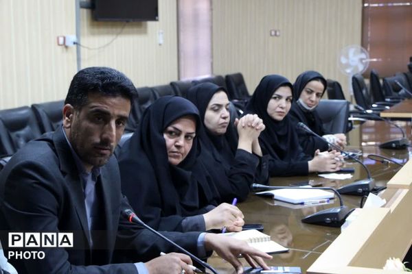 برگزاری اولین جلسه طرح «با انرژی ها» برای مدیریت مصرف انرژی در مدارس یزد