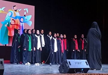 سومین جشنواره سرود فجر با حضور پرشور دانش‌آموزان برگزار شد
