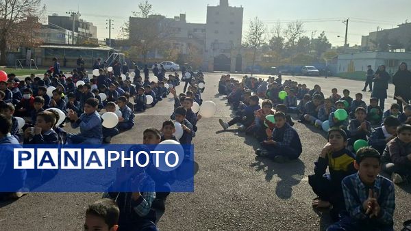 آیین نواختن زنگ پژوهش در دبستان پسرانه صدف ناحیه ۶