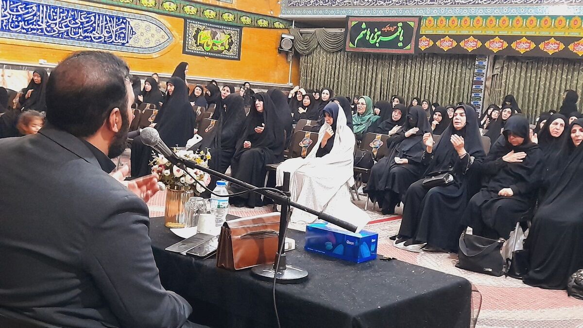 مراسم اربعین حسینی ویژه بانوان در مسجد جامع‌ رجایی‌شهرکرج