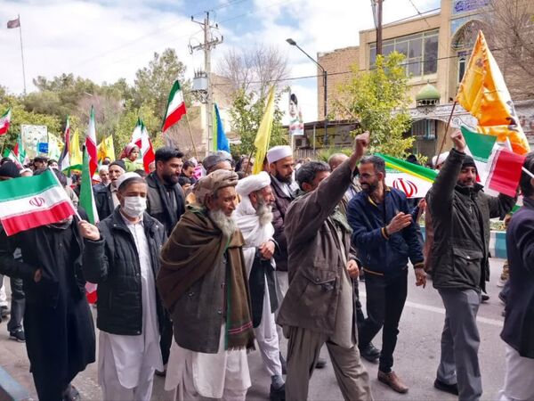 حضور پر شور مردم اردکان در راهپیمایی ۲۲ بهمن 