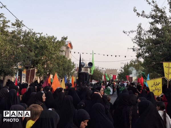 حرکت نمادین کاروان اسرای کربلا در شهر آوه