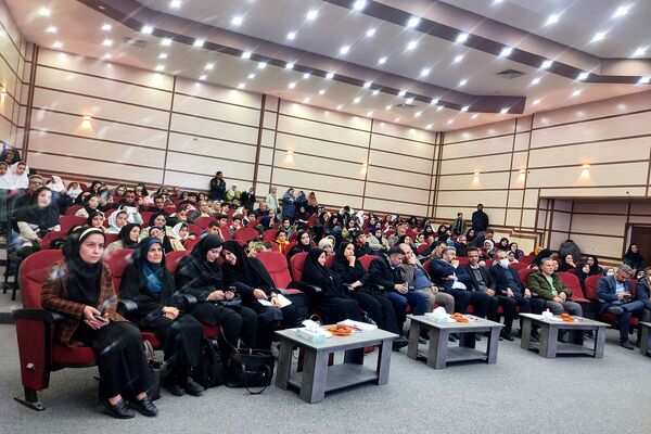 درخشش خلاقیت دانش آموزان قدسی در نمایشگاه دستاوردهای فناورانه و پژوهشی