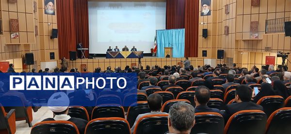 نشست شورای اداری استان چهارمحال و بختیاری با حضور وزیر آموزش و پرورش 