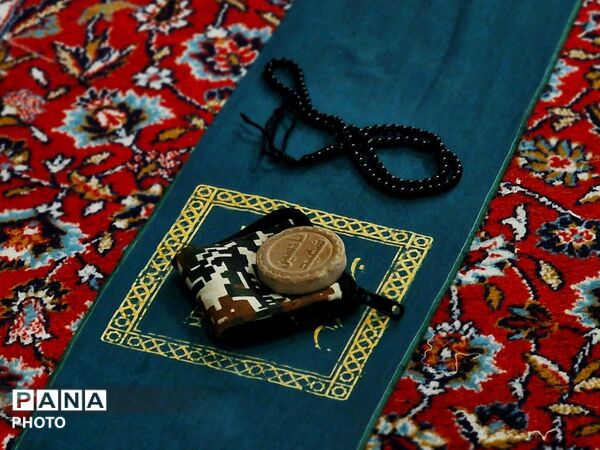 اقامه نمازجمعه با حضور فرهنگیان و دانش‌آموزان در گلوگاه