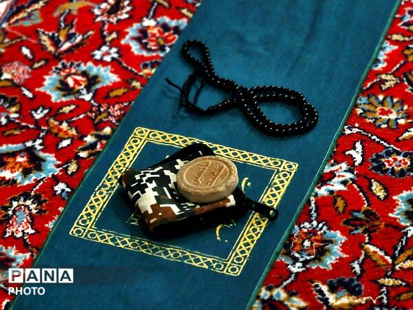اقامه نمازجمعه با حضور فرهنگیان و دانش‌آموزان در گلوگاه