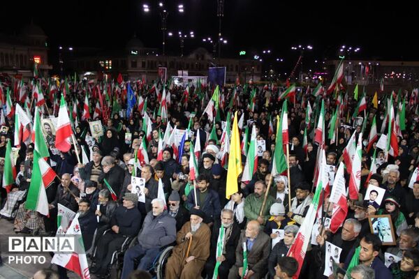 اجتماع بزرگ خانواده معظم شهدا و ایثارگران همراه با مردم در همدان 