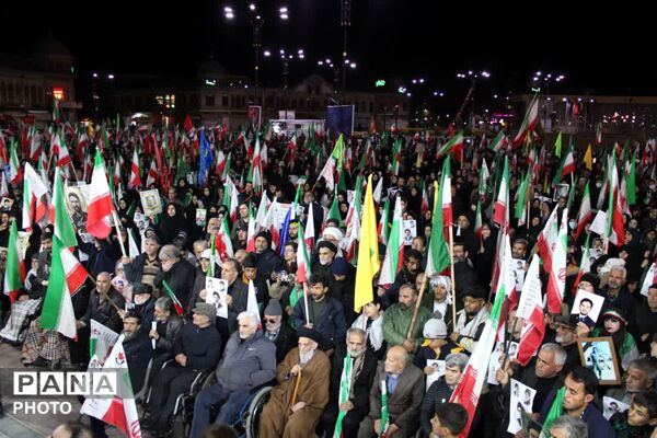 اجتماع بزرگ خانواده معظم شهدا و ایثارگران همراه با مردم در همدان 