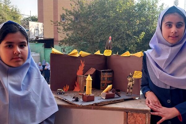برگزاری نمایشگاه به مناسبت «هفته پدافند غیرعامل» در دبستان شهید مجید مجیدی ناحیه دو شهرری 