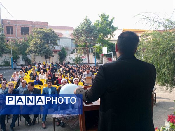 مانور بازگشایی مدارس در دبیرستان جمشیدنژاد شهرستان آمل 
