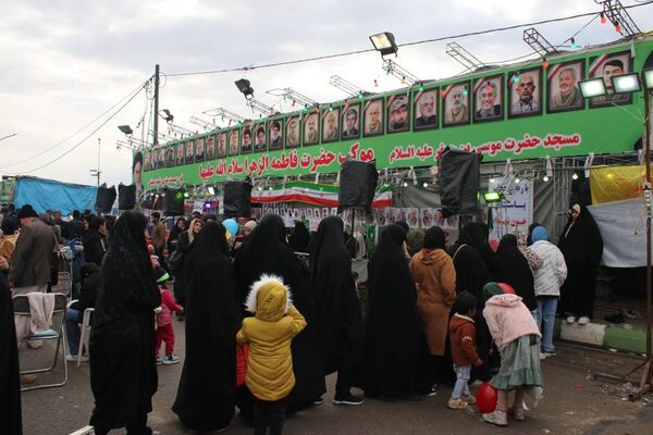 شادپیمایی خانوادگی جشن نیمه شعبان در قم