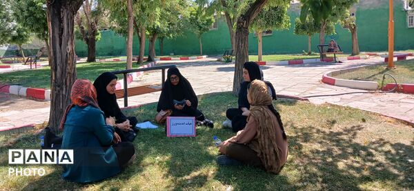 هم‌اندیشی دانش‌آموزان کامیارانی با محوریت «نوجوان تمدن‌ساز» و فرهنگ عفاف و حجاب