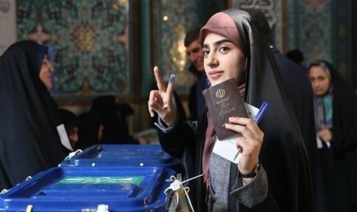 همایش دختران رای‌اولی در نورآباد/ فیلم