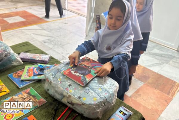 مثلث مهربانی؛ مشارکت دانش‌آموزان، اولیا و فرهنگیان در جشن عاطفه‌ها
