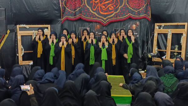 مراسم استقبال از شهید گمنام در دبیرستان دخترانه امام رضا(ع) واحد ۱۲ مشهد