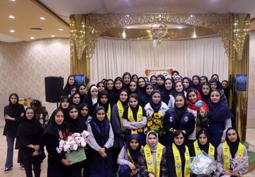 استقبال از دانش‌آموز بروجنی مشرف شده به خانه خدا 