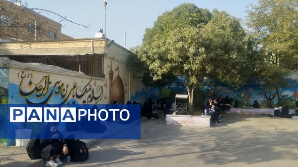 دور همی دخترانه همزمان با هفته بهداشت روان در دبیرستان فرهنگیان 