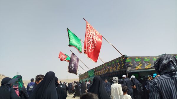 پیاده روی زائران امام رضا(ع) از ملک آباد تا مشهد 