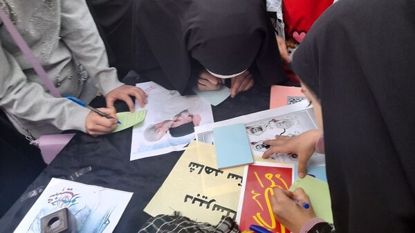 تجمع دانش‌آموزان شهرستان اسفراین در مراسم یادبود شهدای خدمت