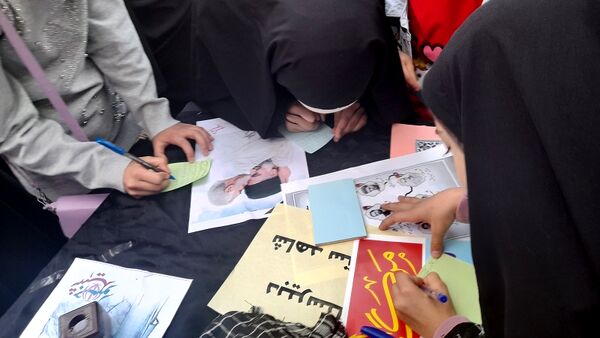 تجمع دانش‌آموزان شهرستان اسفراین در مراسم یادبود شهدای خدمت