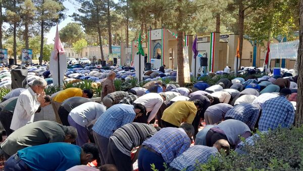 نماز جمعه در جوار شهدای بهشت فضل نیشابور 