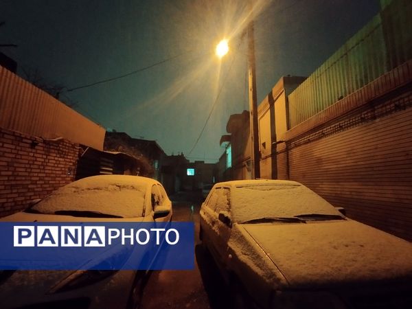 گذری بر دقایق اول بارش برف پاییزی در نیشابور 