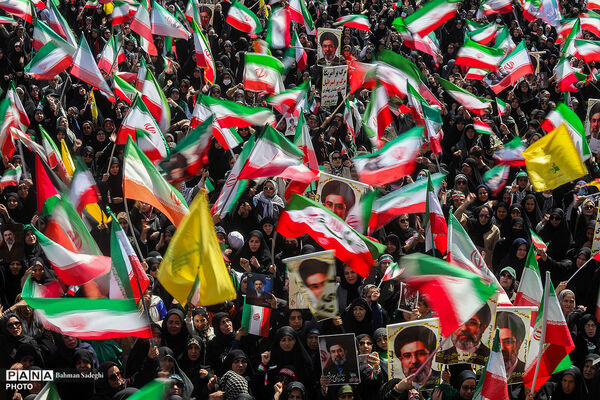 رزمایش دختران «جان‌فدای ایران»