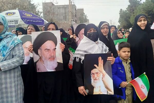 حضور گسترده مردم شهرستان شهید پرور شهرستان شهریار در راهپیمایی ۲۲ بهمن