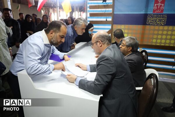 نمازجمعه همدان مانند همیشه میزبان میز خدمت دادگستری استان