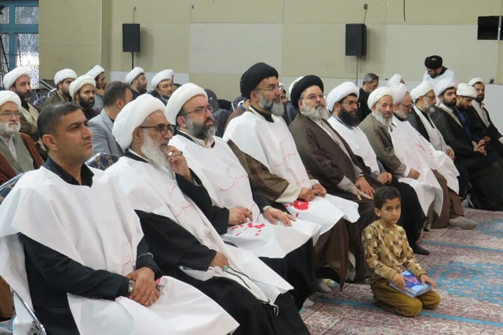  پیشوا در شب وداع؛ عالمان دینی و مسئولان با امام خویش پیمان دوباره بستند