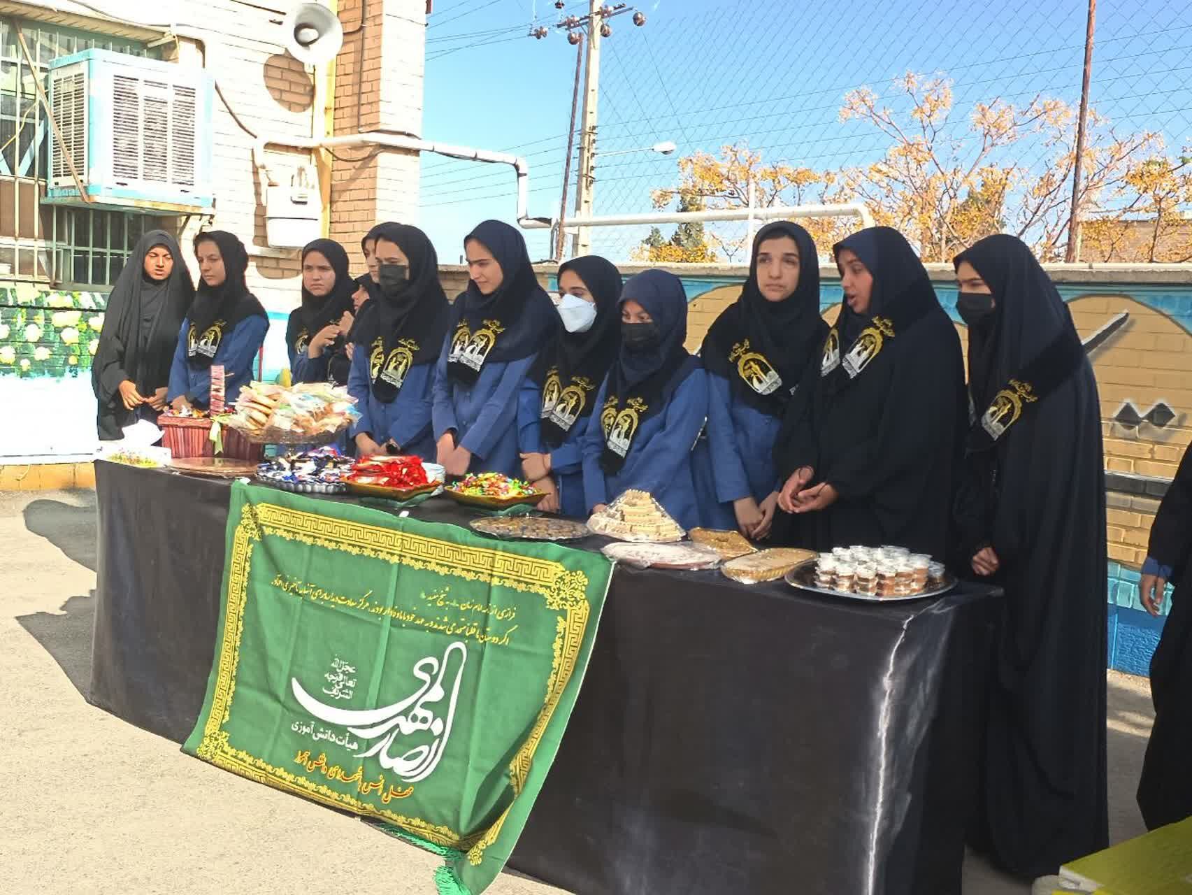 آماده‌سازی دبیرستان هاجر بیرجند برای استقبال از شهید گمنام 