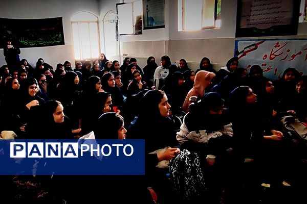 مراسم به مناسبت ایام فاطمیه در دبیرستان پروین اعتصامی اسلامشهر