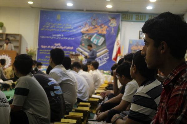 بزرگترین محفل انس با قرآن و افطاری دانش‌آموزان مدارس غیردولتی و هیات‌امنایی همزمان با سراسر کشور