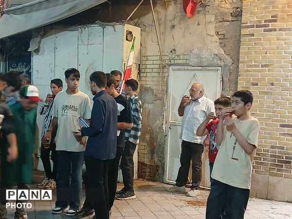  خدمت رسانی چایخانه حضرت زهرا 