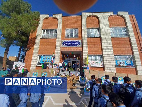 یادواره شهدا دانش آموز در دبیرستان نمونه مرحوم طاووسی شهرستان خلیل آباد 