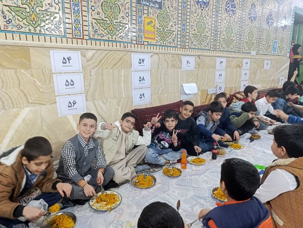 مسجد حسین‌بن‌علی (ع) میزبان لبخند دانش‌آموزان در جشن میلاد دو امام